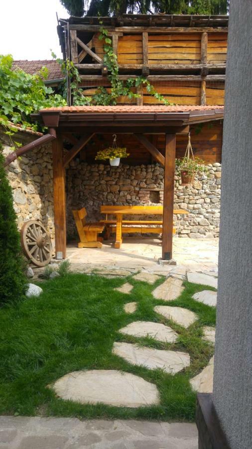多布里尼什特 Relax酒店 外观 照片
